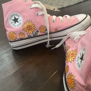 Pink Converse High tops JUNIOR size 5 US